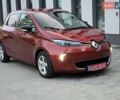 Красный Рено Зое, объемом двигателя 0 л и пробегом 142 тыс. км за 8650 $, фото 1 на Automoto.ua