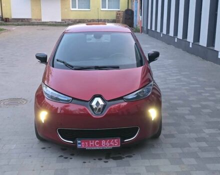 Красный Рено Зое, объемом двигателя 0 л и пробегом 142 тыс. км за 8750 $, фото 8 на Automoto.ua