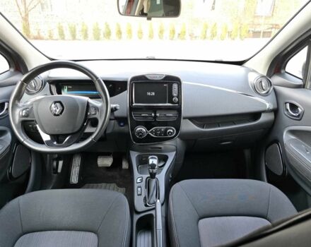 Червоний Рено Зое, об'ємом двигуна 0 л та пробігом 142 тис. км за 8750 $, фото 10 на Automoto.ua