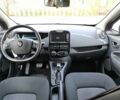 Червоний Рено Зое, об'ємом двигуна 0 л та пробігом 142 тис. км за 8750 $, фото 10 на Automoto.ua