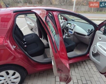 Червоний Рено Зое, об'ємом двигуна 0 л та пробігом 120 тис. км за 8900 $, фото 35 на Automoto.ua