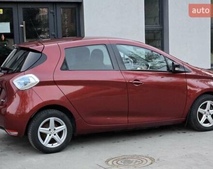 Красный Рено Зое, объемом двигателя 0 л и пробегом 142 тыс. км за 8650 $, фото 3 на Automoto.ua