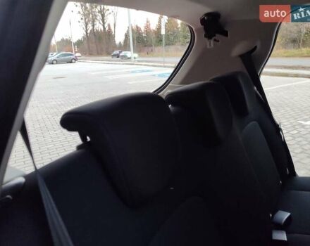 Червоний Рено Зое, об'ємом двигуна 0 л та пробігом 120 тис. км за 8888 $, фото 19 на Automoto.ua