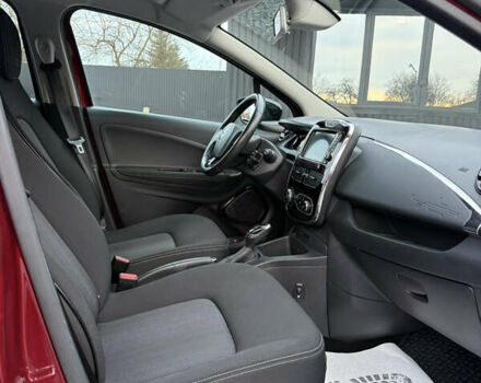 Красный Рено Зое, объемом двигателя 0 л и пробегом 120 тыс. км за 9499 $, фото 27 на Automoto.ua