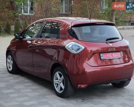 Красный Рено Зое, объемом двигателя 0 л и пробегом 142 тыс. км за 8650 $, фото 6 на Automoto.ua