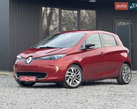 Красный Рено Зое, объемом двигателя 0 л и пробегом 120 тыс. км за 9499 $, фото 8 на Automoto.ua
