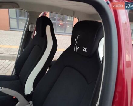 Червоний Рено Зое, об'ємом двигуна 0 л та пробігом 120 тис. км за 8900 $, фото 68 на Automoto.ua