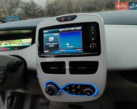 Червоний Рено Зое, об'ємом двигуна 0 л та пробігом 120 тис. км за 8900 $, фото 44 на Automoto.ua