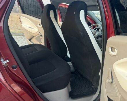 Красный Рено Зое, объемом двигателя 0 л и пробегом 88 тыс. км за 9000 $, фото 7 на Automoto.ua