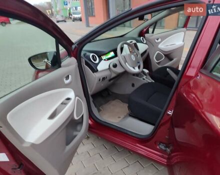 Красный Рено Зое, объемом двигателя 0 л и пробегом 120 тыс. км за 8700 $, фото 72 на Automoto.ua
