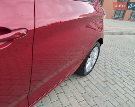 Червоний Рено Зое, об'ємом двигуна 0 л та пробігом 120 тис. км за 8900 $, фото 9 на Automoto.ua