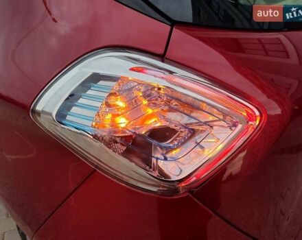Червоний Рено Зое, об'ємом двигуна 0 л та пробігом 120 тис. км за 8888 $, фото 65 на Automoto.ua