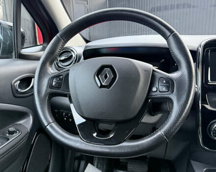 Красный Рено Зое, объемом двигателя 0 л и пробегом 120 тыс. км за 9499 $, фото 18 на Automoto.ua