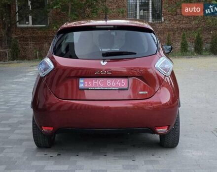 Красный Рено Зое, объемом двигателя 0 л и пробегом 142 тыс. км за 8650 $, фото 5 на Automoto.ua