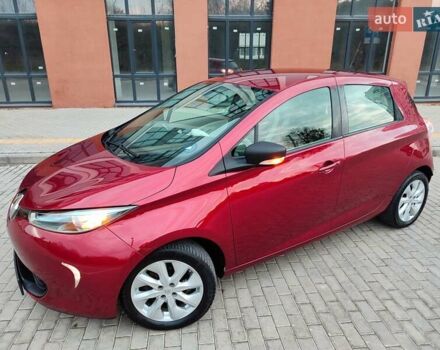 Красный Рено Зое, объемом двигателя 0 л и пробегом 120 тыс. км за 8899 $, фото 1 на Automoto.ua