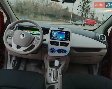 Червоний Рено Зое, об'ємом двигуна 0 л та пробігом 120 тис. км за 8888 $, фото 21 на Automoto.ua