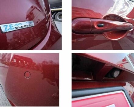 Красный Рено Зое, объемом двигателя 0 л и пробегом 142 тыс. км за 8750 $, фото 15 на Automoto.ua