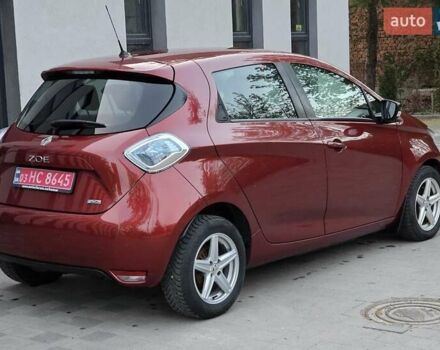Красный Рено Зое, объемом двигателя 0 л и пробегом 142 тыс. км за 8650 $, фото 4 на Automoto.ua