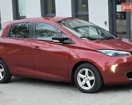 Красный Рено Зое, объемом двигателя 0 л и пробегом 142 тыс. км за 8650 $, фото 1 на Automoto.ua
