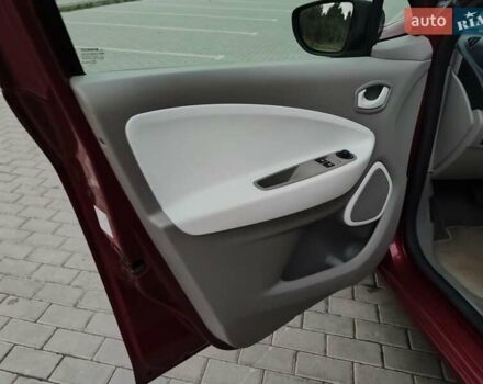 Червоний Рено Зое, об'ємом двигуна 0 л та пробігом 120 тис. км за 8888 $, фото 11 на Automoto.ua