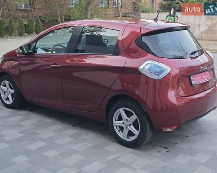 Красный Рено Зое, объемом двигателя 0 л и пробегом 142 тыс. км за 8650 $, фото 7 на Automoto.ua