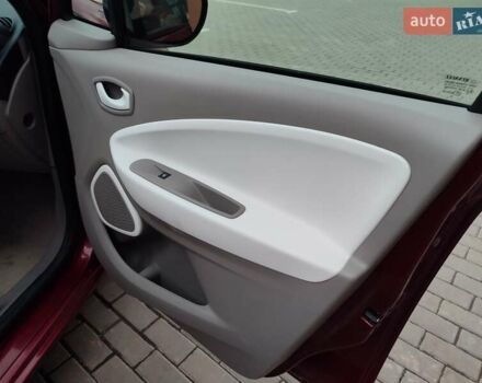 Червоний Рено Зое, об'ємом двигуна 0 л та пробігом 120 тис. км за 8900 $, фото 38 на Automoto.ua