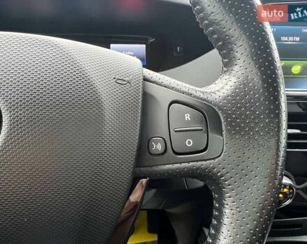 Червоний Рено Зое, об'ємом двигуна 0 л та пробігом 106 тис. км за 11500 $, фото 16 на Automoto.ua