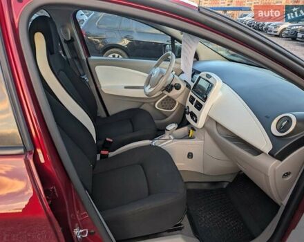 Красный Рено Зое, объемом двигателя 0 л и пробегом 178 тыс. км за 8850 $, фото 39 на Automoto.ua