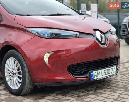 Рено Зое 2018 в Бердичеве на Automoto.ua Красный Рено Зое, объемом двигателя 0 л и пробегом 121 тыс. км за 9455 $, фото 7 на Automoto.ua