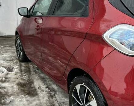 Красный Рено Зое, объемом двигателя 0 л и пробегом 152 тыс. км за 9500 $, фото 2 на Automoto.ua