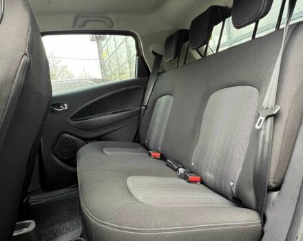 Красный Рено Зое, объемом двигателя 0 л и пробегом 106 тыс. км за 11500 $, фото 11 на Automoto.ua