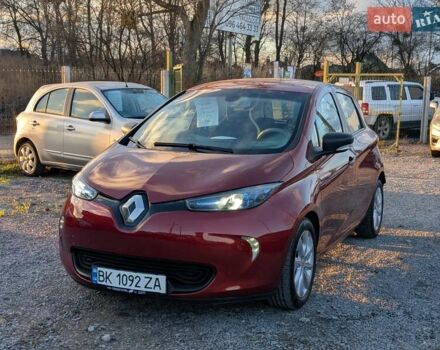 Красный Рено Зое, объемом двигателя 0 л и пробегом 178 тыс. км за 8850 $, фото 1 на Automoto.ua