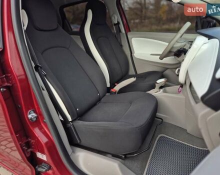 Рено Зое 2018 в Бердичеве на Automoto.ua Красный Рено Зое, объемом двигателя 0 л и пробегом 121 тыс. км за 9455 $, фото 31 на Automoto.ua