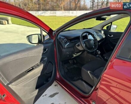 Червоний Рено Зое, об'ємом двигуна 0 л та пробігом 105 тис. км за 9199 $, фото 16 на Automoto.ua