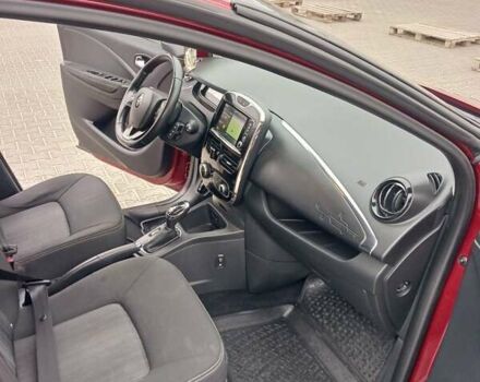 Красный Рено Зое, объемом двигателя 0 л и пробегом 120 тыс. км за 9750 $, фото 28 на Automoto.ua