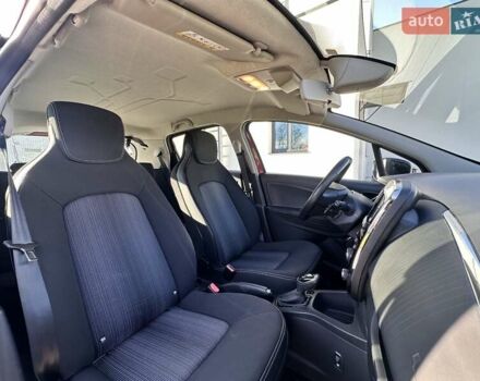 Червоний Рено Зое, об'ємом двигуна 0 л та пробігом 105 тис. км за 9199 $, фото 15 на Automoto.ua