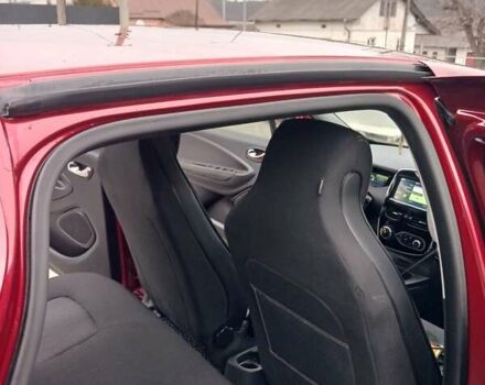Красный Рено Зое, объемом двигателя 0 л и пробегом 120 тыс. км за 9750 $, фото 29 на Automoto.ua
