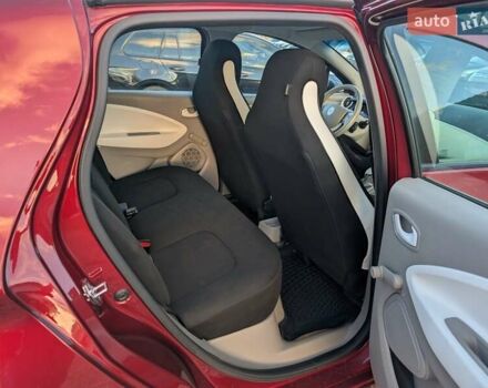 Красный Рено Зое, объемом двигателя 0 л и пробегом 178 тыс. км за 8850 $, фото 31 на Automoto.ua