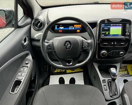 Червоний Рено Зое, об'ємом двигуна 0 л та пробігом 106 тис. км за 11500 $, фото 10 на Automoto.ua