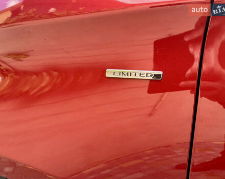 Красный Рено Зое, объемом двигателя 0 л и пробегом 98 тыс. км за 10399 $, фото 20 на Automoto.ua