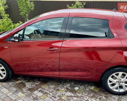 Красный Рено Зое, объемом двигателя 0 л и пробегом 98 тыс. км за 10399 $, фото 9 на Automoto.ua