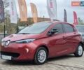 Красный Рено Зое, объемом двигателя 0 л и пробегом 121 тыс. км за 8999 $, фото 1 на Automoto.ua