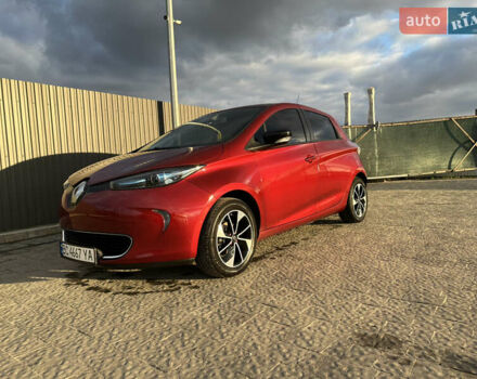 Красный Рено Зое, объемом двигателя 0 л и пробегом 79 тыс. км за 10900 $, фото 12 на Automoto.ua