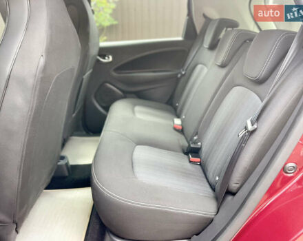 Красный Рено Зое, объемом двигателя 0 л и пробегом 98 тыс. км за 10399 $, фото 25 на Automoto.ua