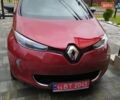 Красный Рено Зое, объемом двигателя 0 л и пробегом 59 тыс. км за 10000 $, фото 1 на Automoto.ua