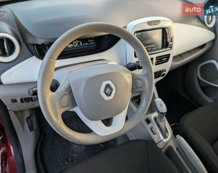 Красный Рено Зое, объемом двигателя 0 л и пробегом 178 тыс. км за 8850 $, фото 28 на Automoto.ua