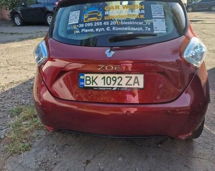 Красный Рено Зое, объемом двигателя 0 л и пробегом 178 тыс. км за 9300 $, фото 3 на Automoto.ua