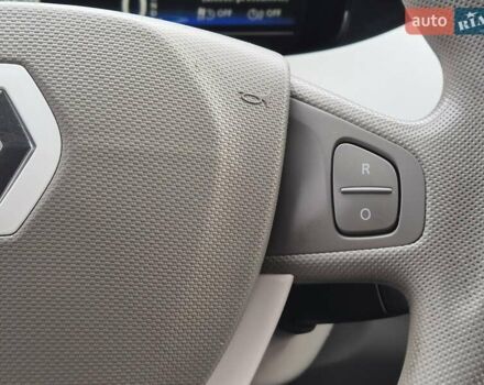Рено Зое 2018 в Бердичеве на Automoto.ua Красный Рено Зое, объемом двигателя 0 л и пробегом 121 тыс. км за 9455 $, фото 40 на Automoto.ua
