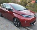 Красный Рено Зое, объемом двигателя 0 л и пробегом 80 тыс. км за 10200 $, фото 1 на Automoto.ua