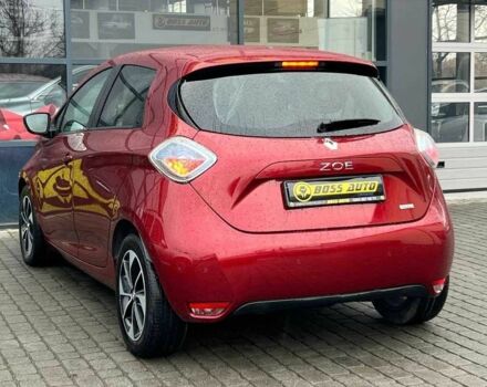 Красный Рено Зое, объемом двигателя 0 л и пробегом 106 тыс. км за 11500 $, фото 4 на Automoto.ua